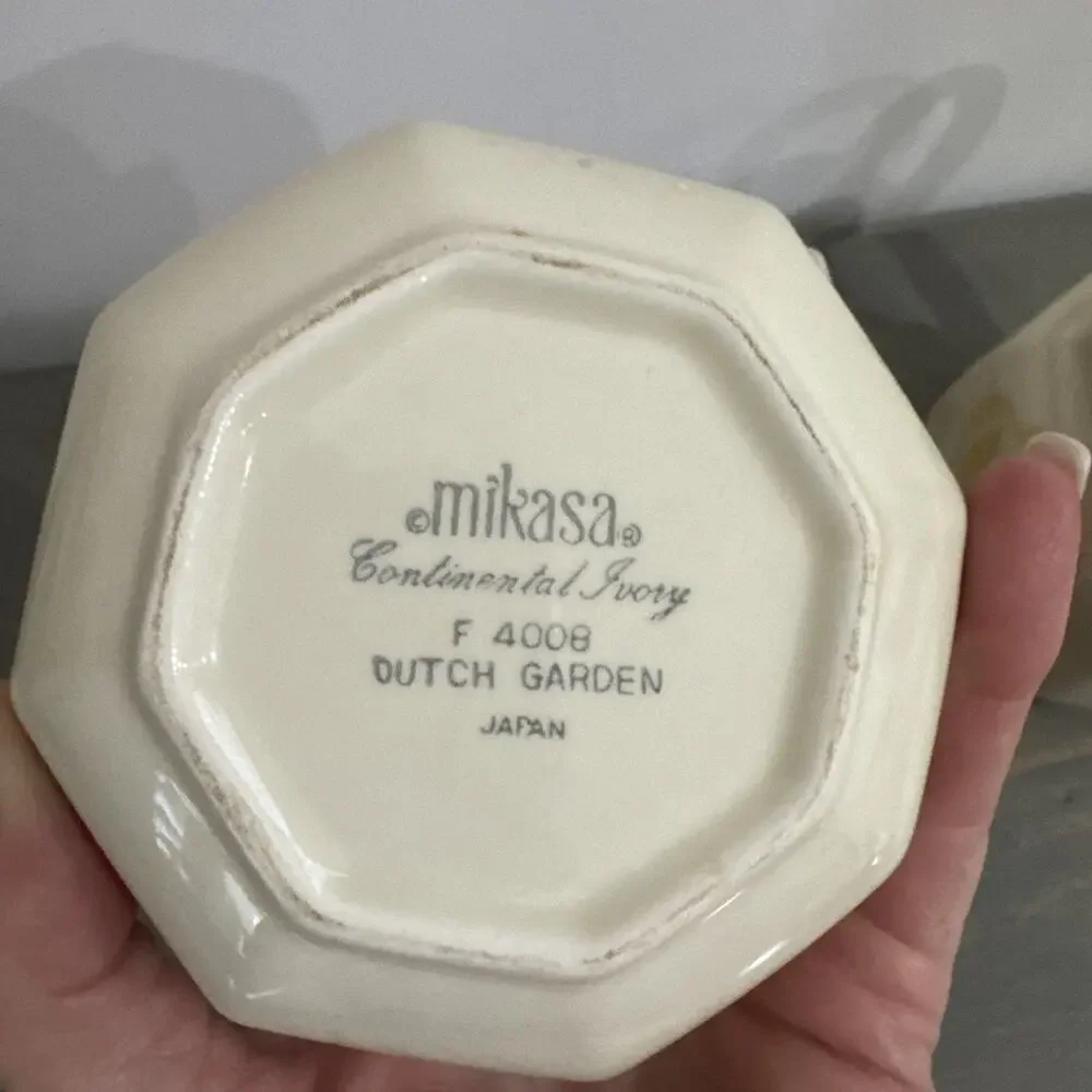 MIKASA Dutch Garden Cream and Covered Sugar Set- Orange/Yellow Flowers MINT
